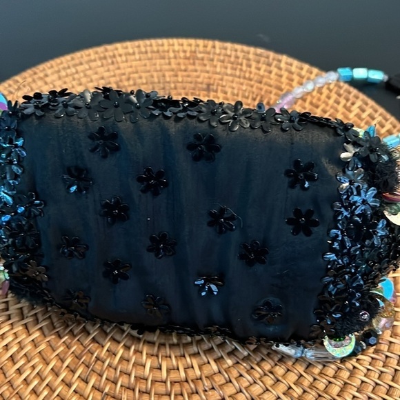 Mary Frances beaded designer handbag - Picture 4 of 10